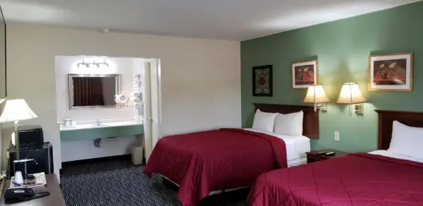 Super 7 Motel 9