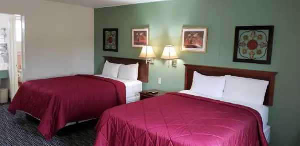 Super 7 Motel 10