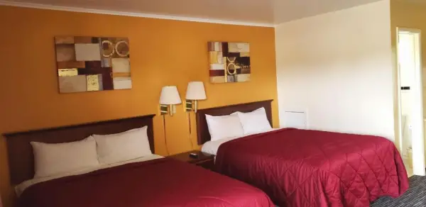 Super 7 Motel 4